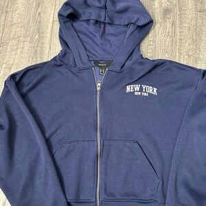 Navy blue NYC cropped zipper hoodie from Forever21. Size 1x.